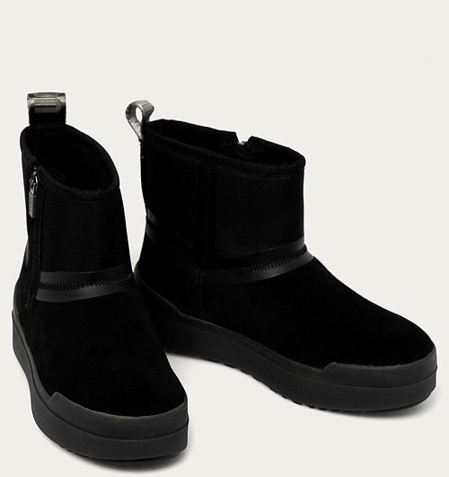 UGG